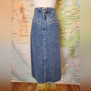 NWT LOFT Classic Blue Denim Skirt Front Zipper Pockets Size 4